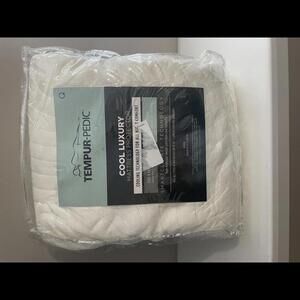 Tempur-Pedicure cool luxury mattress protector- Queen